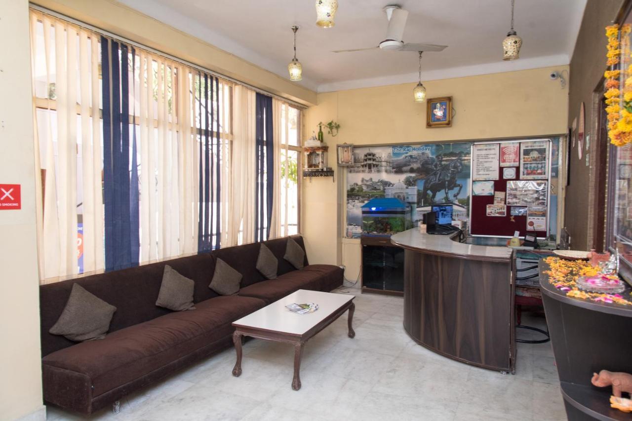 Oyo 14118 Hotel Kalika Palace ウダイプル エクステリア 写真