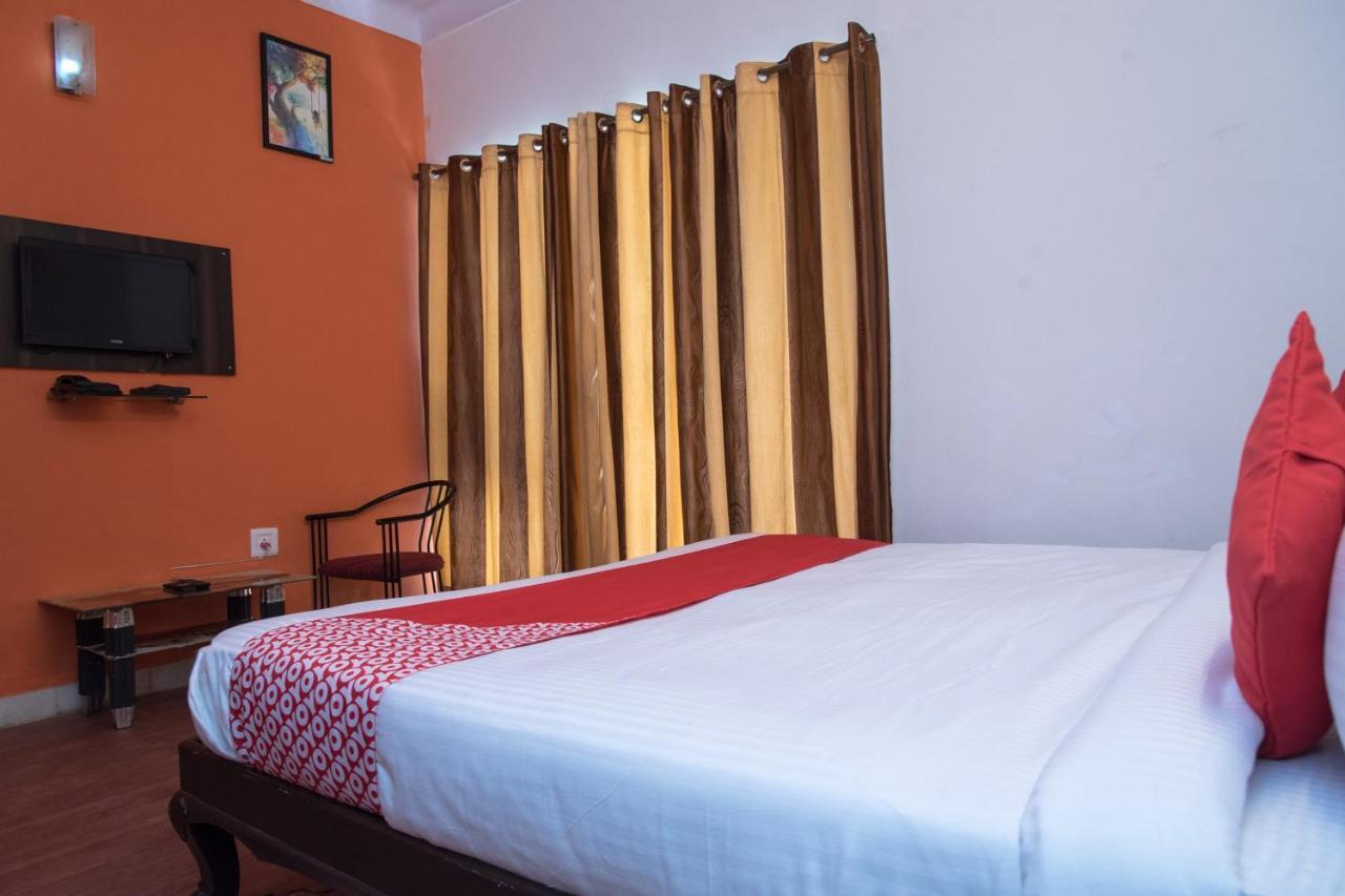 Oyo 14118 Hotel Kalika Palace ウダイプル エクステリア 写真